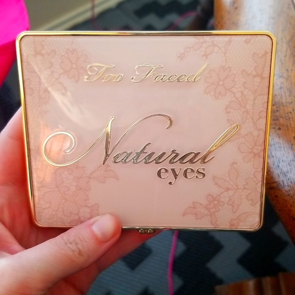 Too Faced natural eyes palette